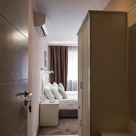 Hotel Caro & 3*