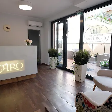 호텔 Caro & 3*